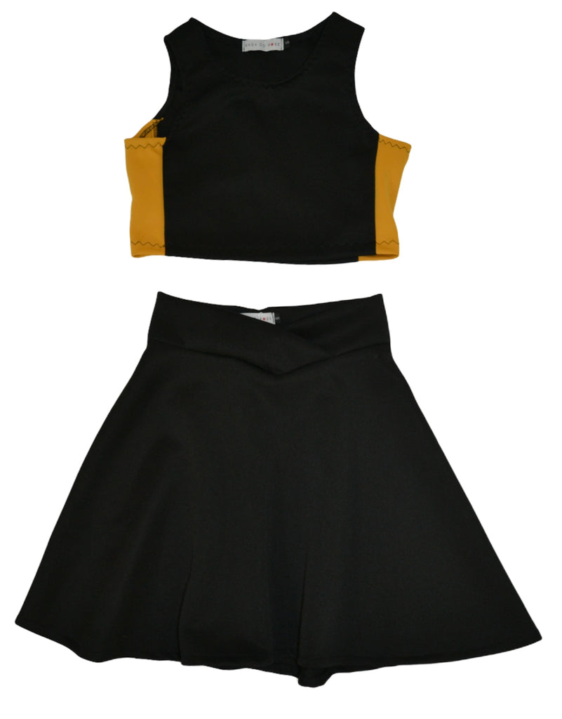 Color block top and V-shape skirt